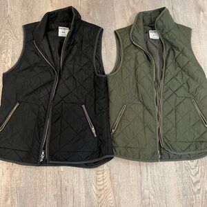 2 Quilted Zip-Up Vests in Black and Olive